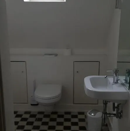 Δωμάτια σε οικογενειακή κατοικία Zentrum Stadthaus Zimmer 5