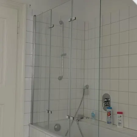 Δωμάτια σε οικογενειακή κατοικία Zentrum Stadthaus Zimmer 5